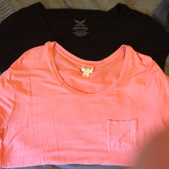 Bundle of tees - Picture 1 of 3